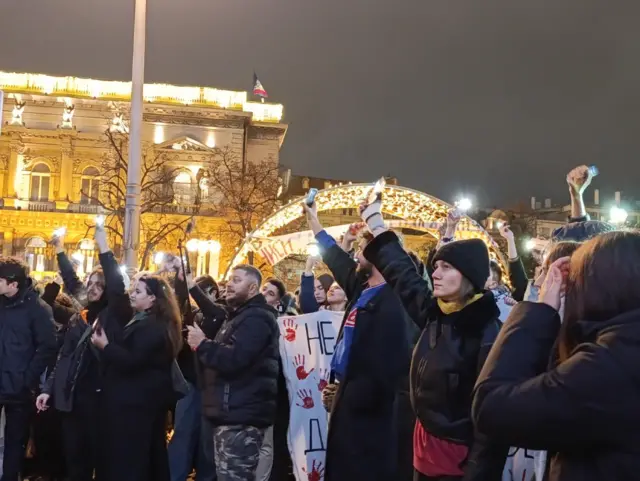 Студенти су се окупили испред Председништва током Вучићевог обраћања