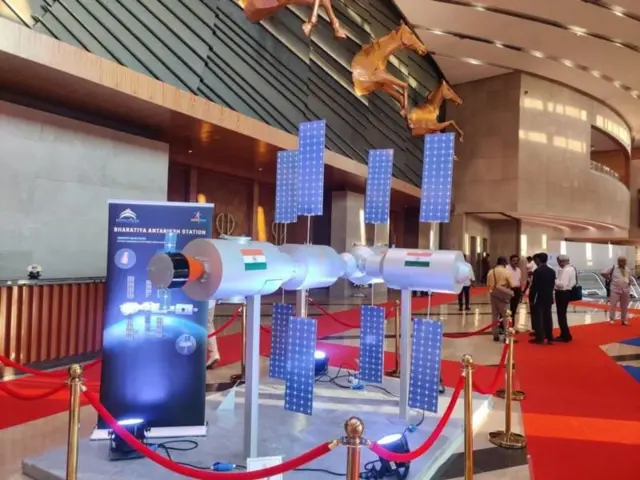 ઇલોન મસ્કની સ્પેસ ઍક્સ કંપનીએ અંતરિક્ષ ક્ષેત્રે ઝંપલાવ્યું છે