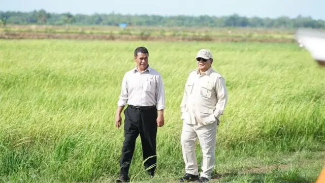 Presiden Prabowo Subianto didampingi Menteri Pertanian Andi Amran Sulaiman.