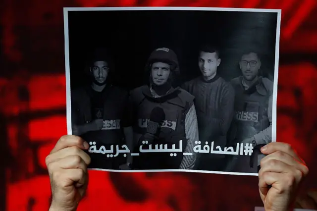 युद्धाच्या पहिल्या दिवसापासून करत होते वार्तांकन