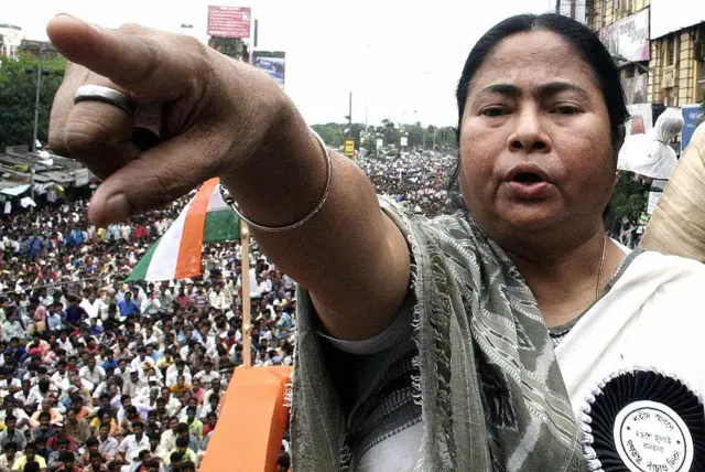 ২০০৬ সালে ২১শে জুলাই উপলক্ষে আয়োজিত সভায় মমতা ব্যানার্জী