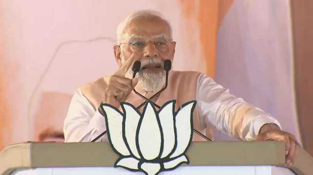 नरेंद्र मोदी