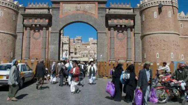 ኣብ ሰንዓ ዝተሳእለ ዝጸንሐ ምስሊ