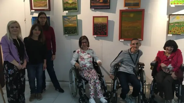 Izložba Bojama obojen svet