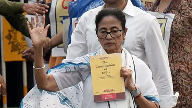 மேற்கு வங்கத்தில் எஸ்.ஐ.ஆருக்கு எதிராக நடத்தப்பட்ட பேரணி