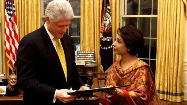 பிரதமர் மோதி, கேஜ்ரிவால் மற்றும் மக்களவைத் தேர்தல் குறித்து பாகிஸ்தான் ஊடகங்கள் என்ன சொல்கின்றன?