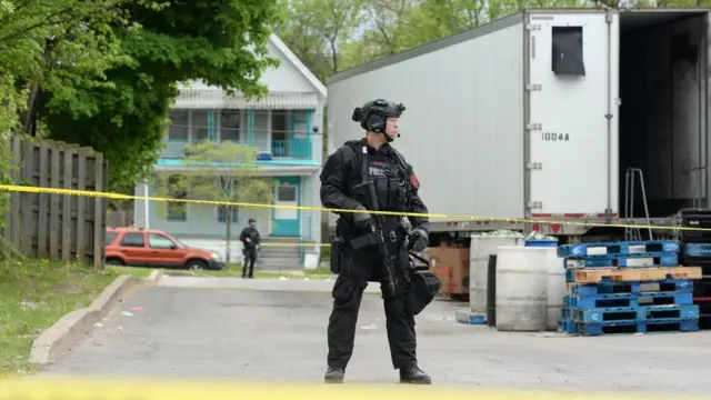 ပစ်ခတ်မှုဟာ လူမည်းအများစုနေထိုင်ရာအရပ်မှာဖြစ်ခဲ့တာပါ။