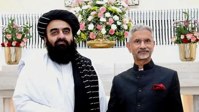 एस. जयशंकर के साथ अफ़ग़ानिस्तान के विदेश मंत्री अमीर ख़ान मुत्तक़ी