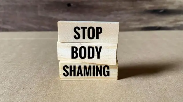 మీర్జాపూర్ జిల్లా ఎస్పీ అపర్ణ రజత్ కౌశిక్, సోషల్ మీడియా