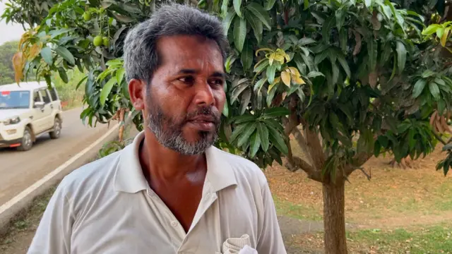 ঝাড়খন্ড-বিহার সীমান্তে গঙ্গাতীরের বাসিন্দা মিশির শেখ
