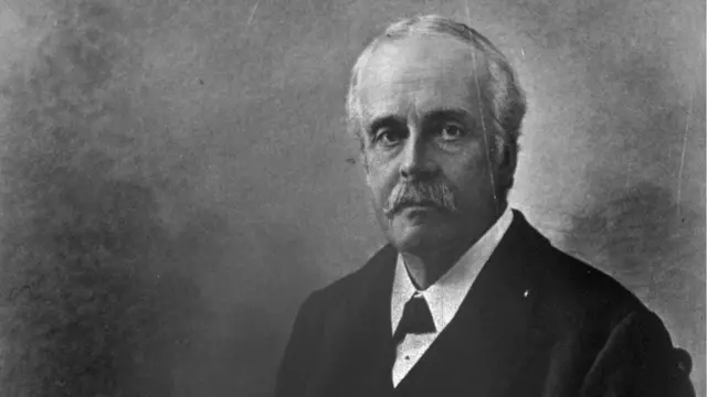 وزير الخارجية البريطاني الأسبق آرثر بلفور