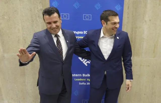 Zoran Zaev ve Aleksis Çipras