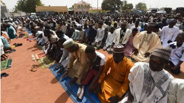 Awọn musulumi to n kirun