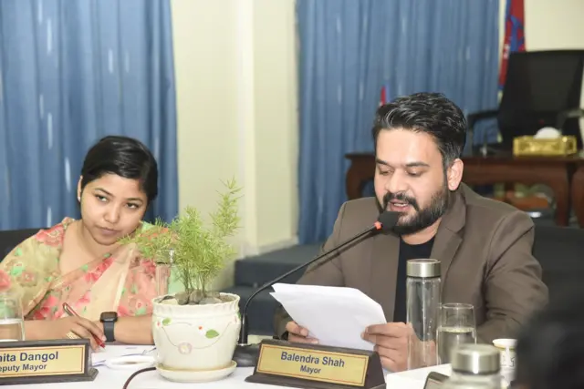 बालेन शाह र सुनिता डङ्गोल