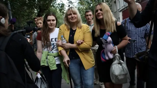 Павликова с мамой и сестрой