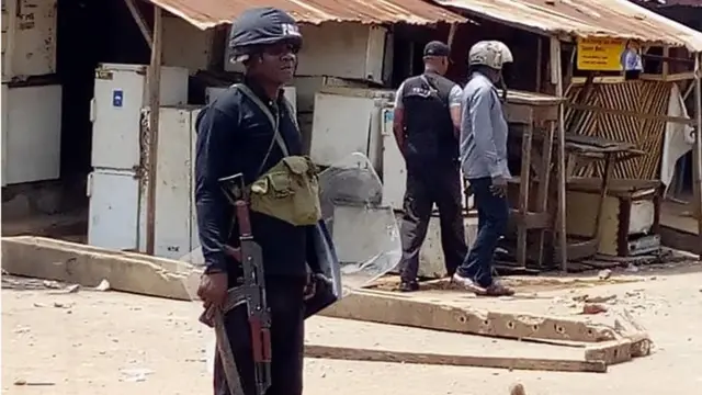 Awọn agbofinro to n sọ igboro