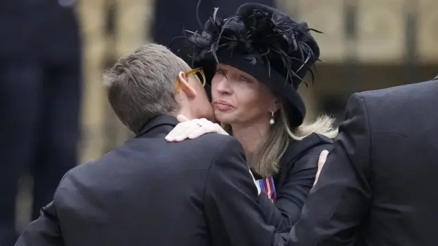 Para tamu tiba di Westminster Abbey.