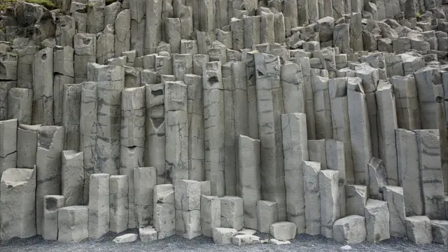 Cueva marina Halsanefshellir