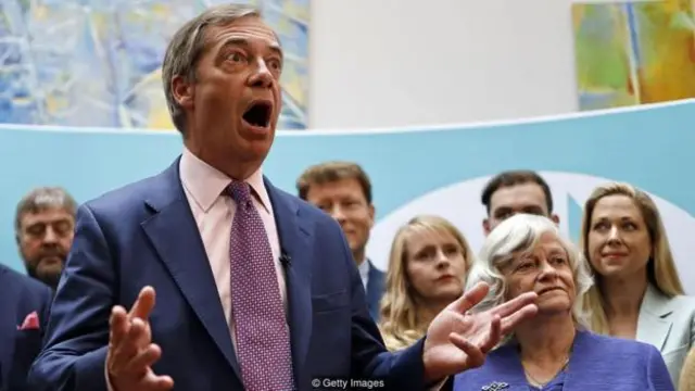 Đảng Brexit, dẫn đầu bởi Nigel Farage, đã giành được 31,6% phiếu bầu của Vương Quốc Anh trong cuộc bầu cử Châu Âu.