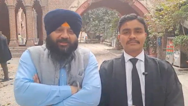 ਪਾਕਿਸਤਾਨ ਵਿੱਚ ਪੰਜਾਬ ਮਨੁੱਖੀ ਅਧਿਕਾਰਾਂ ਦੇ ਸਾਬਕਾ ਸੰਸਦੀ ਸਕੱਤਰ ਦਾਸ ਮਹਿੰਦਰ ਪਾਲ ਸਿੰਘ ਅਤੇ ਵਕੀਲ ਅਲੀ ਚੰਗੇਜ਼ੀ ਸੰਧੂ