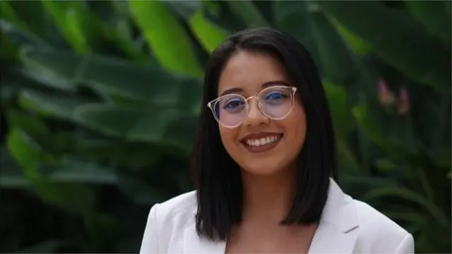 અમેરિકાનાં નાગરિક બેસ્સી ક્લાર્ક તેમના શૉપિંગ અને ગૅસોલિનના વધુ બિલના કારણે ચિંતાતુર બન્યાં છે