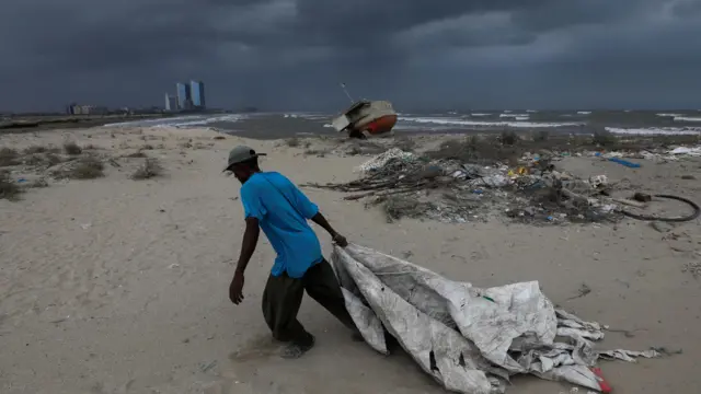 समुद्री आँधी