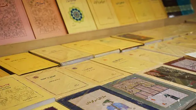 انتشارات خوارزمی به دلیل طرح جلد ساده و زرد رنگی کتابهایش که به یکی از نمادهای کلاسیک برای نسلهای متمادی از کتابخوانها تبدیل شده بود، در خاطره جمعی دوستداران ادبیات، فلسفه و تاریخ، جایگاهی ماندگار پیدا کرد