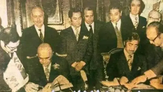 په دغه تړون کې چې د دواړو هېوادونو د وخت د لومړيو وزیرانو موسی شفیق او امیر عباس هویدا له خوا لاسلیک شوی، ټاکل شوې چې هر کال به له هلمند سېند نه ۸۲۰ میلیونه متر مکعب اوبه ایران ته ونډه ورکول کېږي.