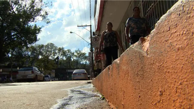 Rua na cidadeapostar e ganharBarãoapostar e ganharCocais, com calçadas pintadasapostar e ganharlaranjaapostar e ganharmeio a riscoapostar e ganharrompimentoapostar e ganharbarragem da Vale