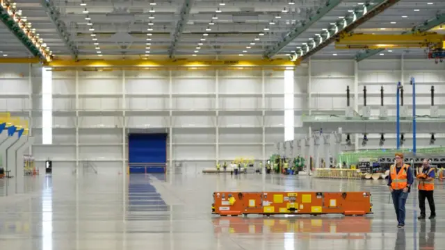 Interior de la fábrica Everett