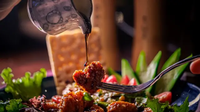 Салат, который приправляют соусом