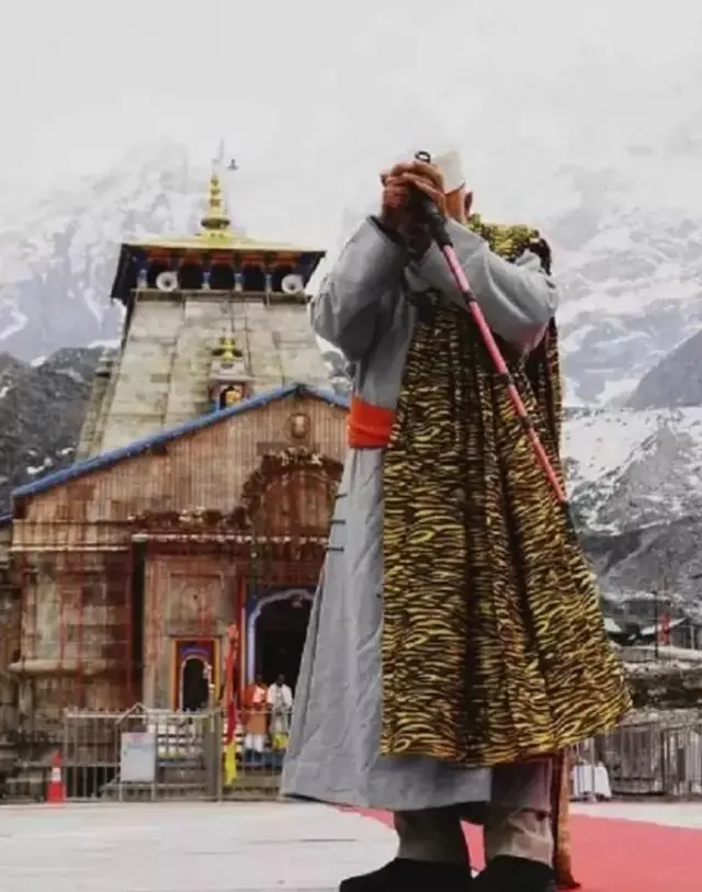 2019 మే నెలలో కేదార్‌నాథ్ పర్యటన సందర్భంగా నరేంద్ర మోదీ