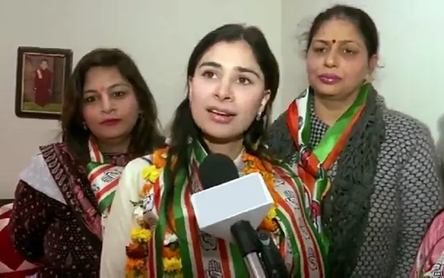 राबिया पेशे से फ़ैशन डिज़ाइनर हैं