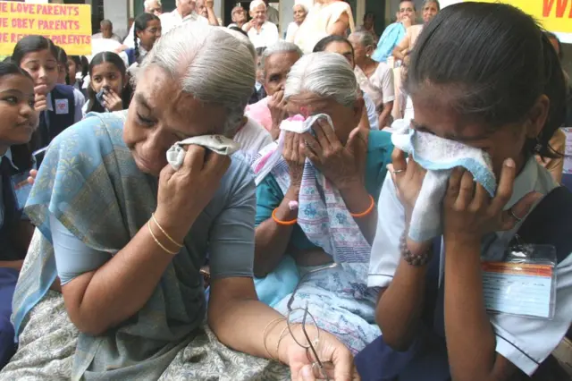 દાદી અને પૌત્રીની હૃદયદ્રાવક તસવીર