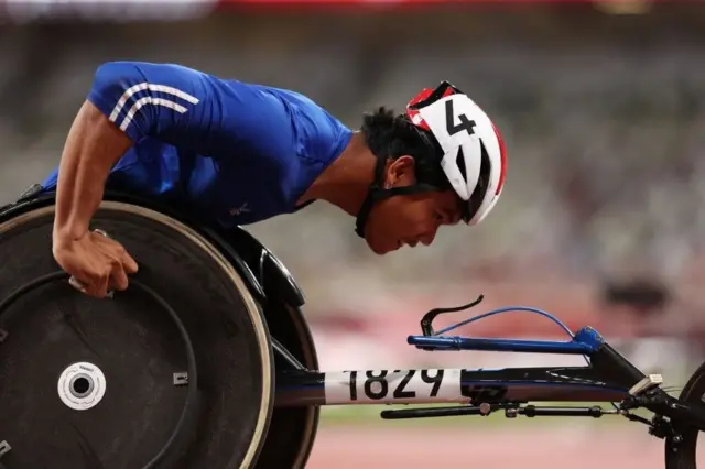 อธิวัฒน์ แพงเหนือ นักวีลแชร์เรสซิงลงแข่งประเภท 400 เมตรชาย T54