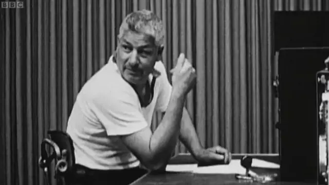 Imagen extraída de las grabaciones del experimento de Milgram de 1963, emitidas en un documental de archivo de la BBC.