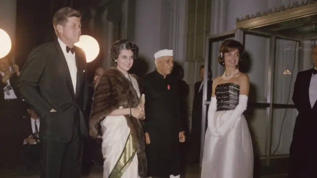 ઇંદિરા ગાંધી અને કેનેડી પરિવારની તસવીર