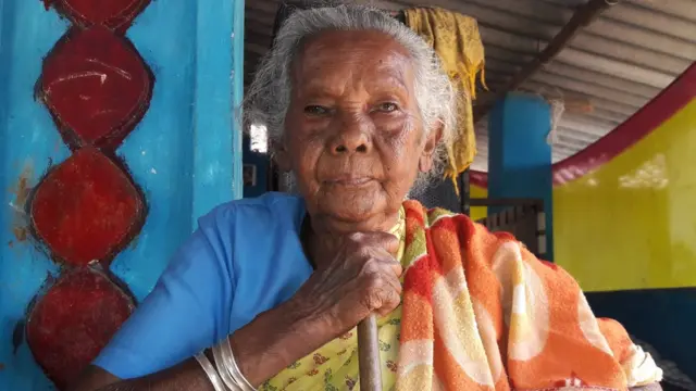 Kunwar Bai Yadav, que construiu um banheiro embr betano com brcasa na Índia