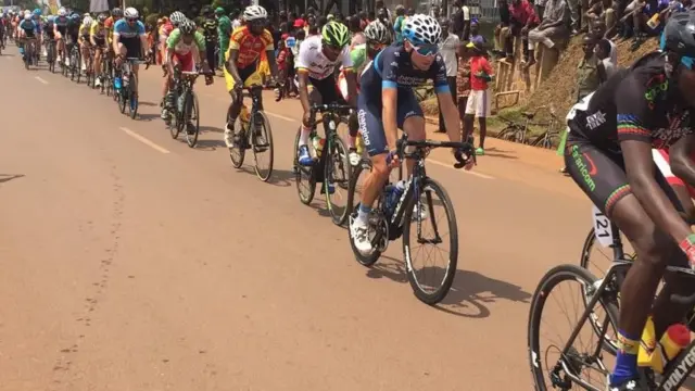 Waendesha baiskeli kutoka Algeria mashindano ya Tour du Rwanda.