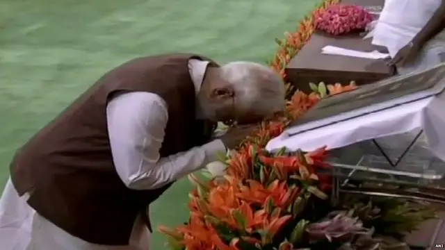 મોદીની તસવીર