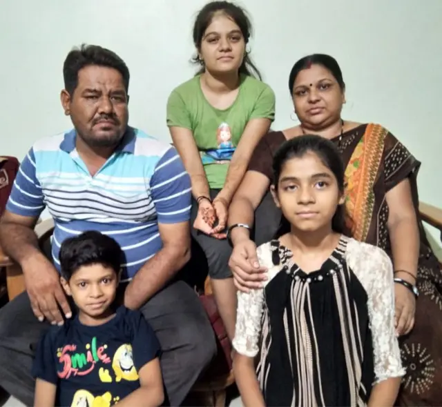 પરિવાર સાથે મિત્તલ