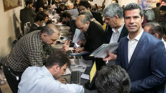 هادی ساعی در اولین روز ثبت‌نام انتخابات شورای شهر تهران