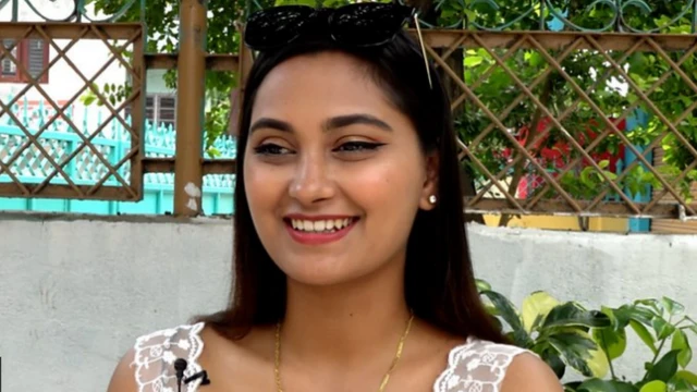 टिकटकबाट चर्चामा आएकी रेश्मा घिमिरे।