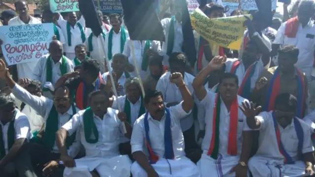 පරිසරවාදීන්ගේ සහ වාමාංශිකයන්ගේ විරෝධය