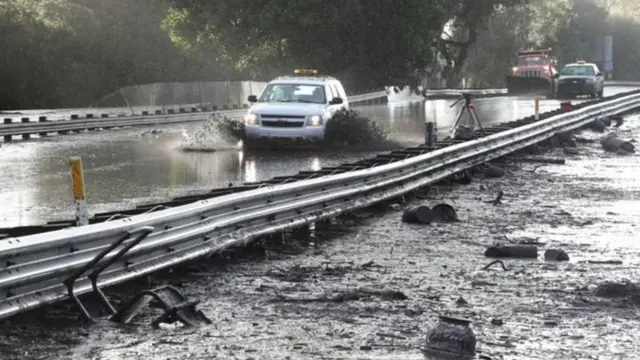 कॅलिफोर्निया, नैसगिक संकट, पूर