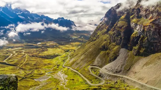 Jalur paling berbahaya di dunia