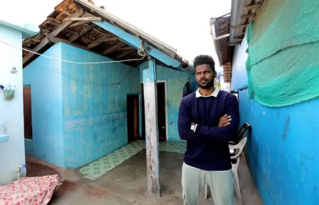 প্রিন্স সেবাস্টিয়ান যুদ্ধক্ষেত্রে গিয়ে নিজের ভয়াবহ অভিজ্ঞতার কথা জানান।