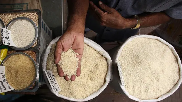 အိန္ဒိယနိုင်ငံ နယူးဒေလီမြို့က ဆန်ဆိုင်မြင်ကွင်း