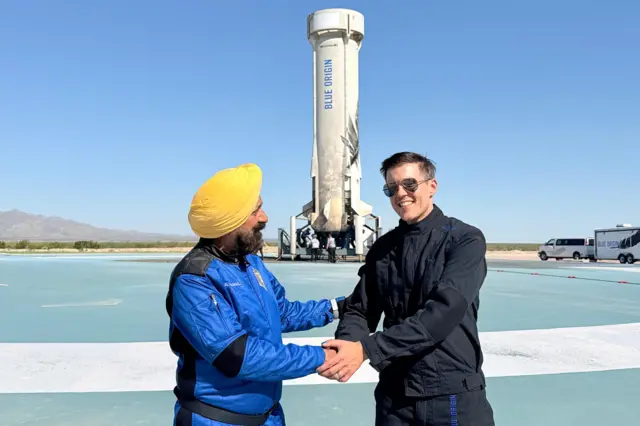 ਬਹਿਲ ਨੂੰ ਯਾਤਰਾ ਅਤੇ ਫੋਟੋਗ੍ਰਾਫੀ ਦਾ ਜਨੂਨ ਹੈ।