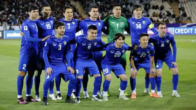 Seleção do Uzbequistão posando para a foto
